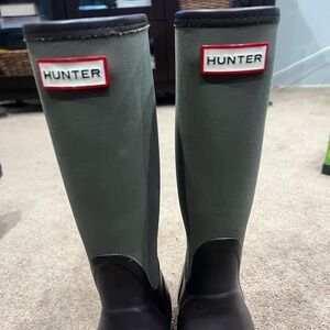 Used Two Tone Hunter Boots, Womens size 8 mid calf, green and brown